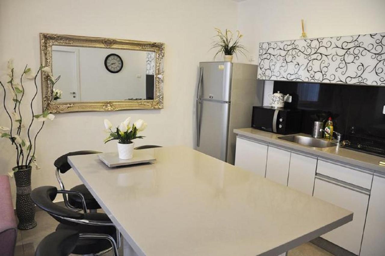 Gk Apartment Harmony Bat Yam Luaran gambar