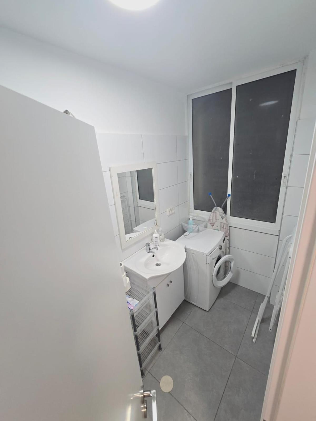 Gk Apartment Harmony Bat Yam Luaran gambar