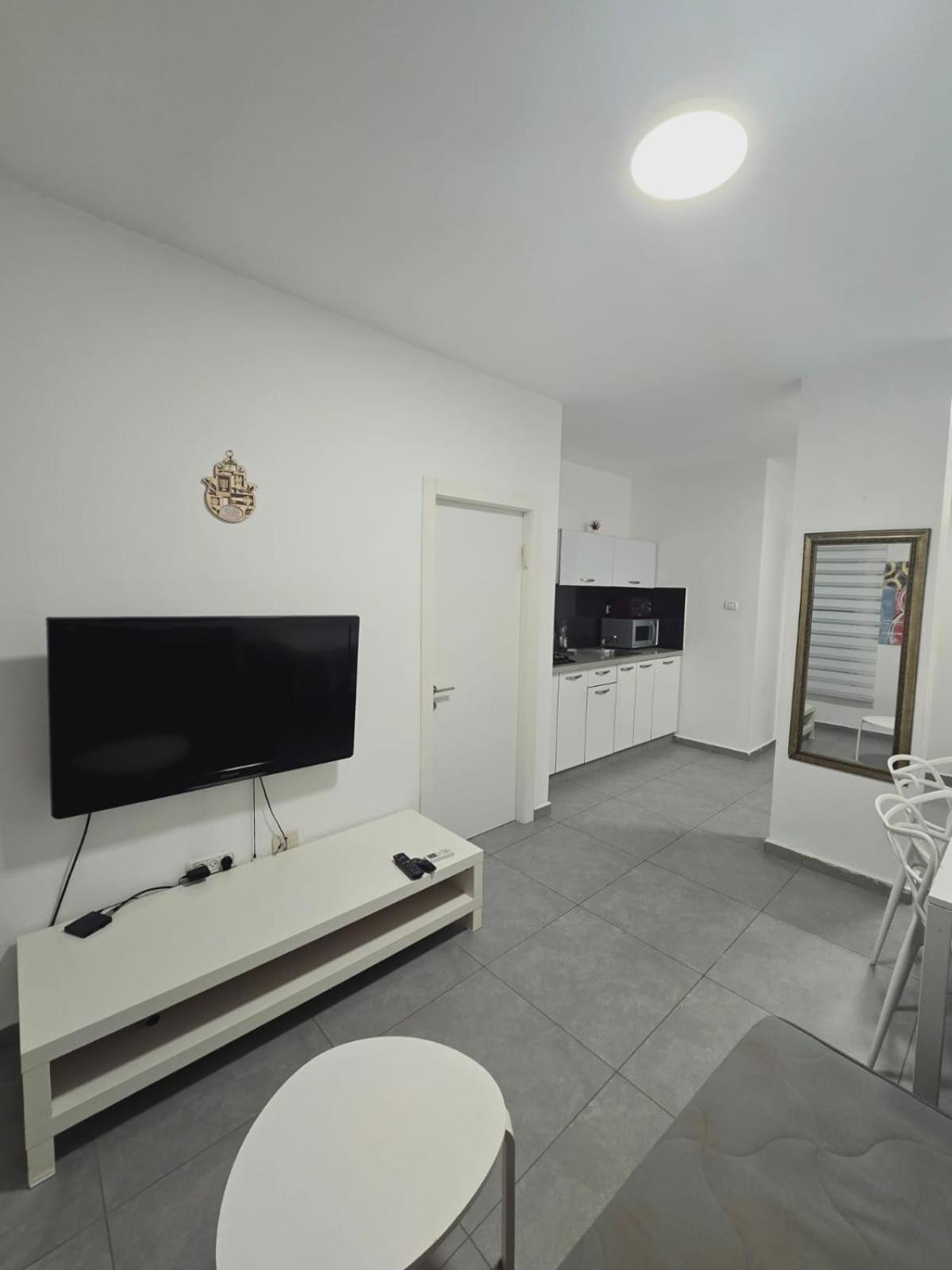 Gk Apartment Harmony Bat Yam Luaran gambar